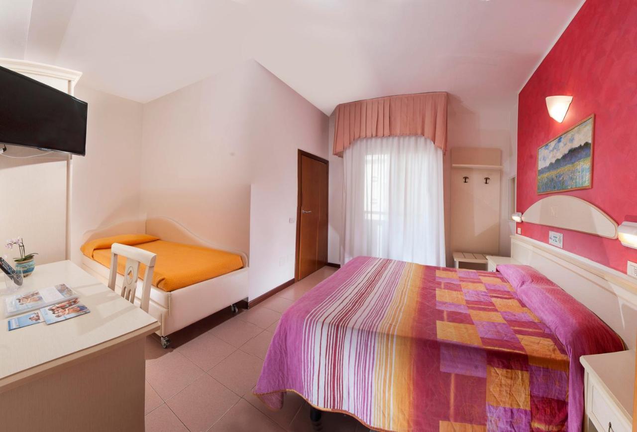 Hotel Napoleon Gabicce Mare Exterior photo